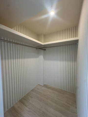 府中市若松町１丁目のアパートの収納