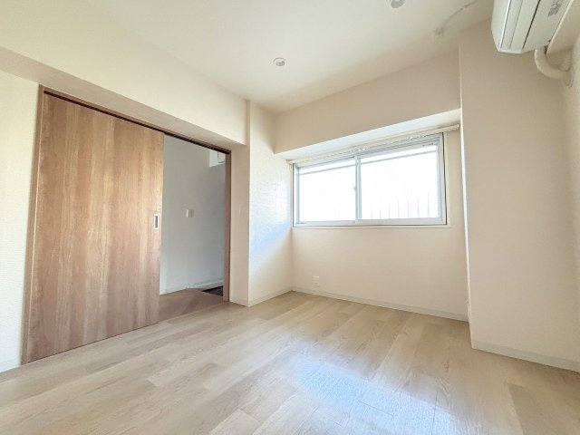 西中島東行マンションの洋室