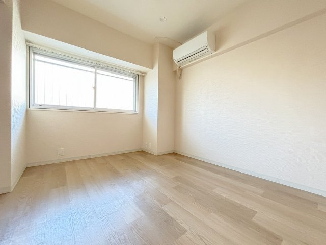 西中島東行マンションの洋室