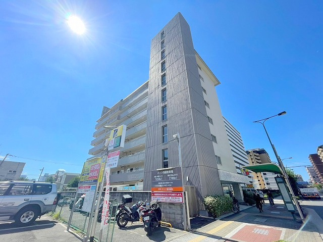 西中島東行マンションの外観