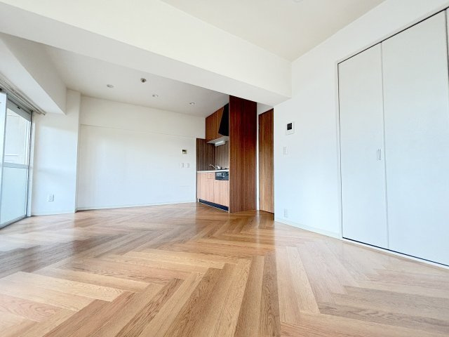 西中島東行マンションの居間・リビング