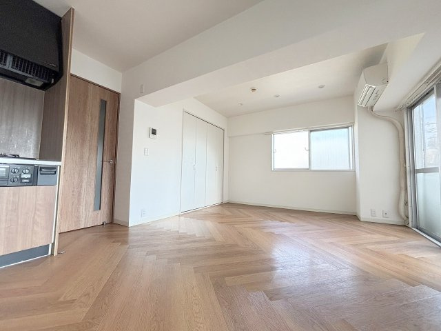 西中島東行マンションの居間・リビング
