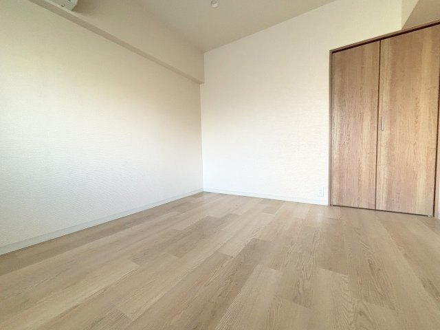 西中島東行マンションの洋室