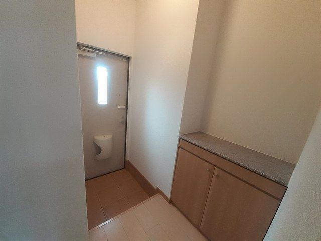 サニーヒル藤原台の玄関
