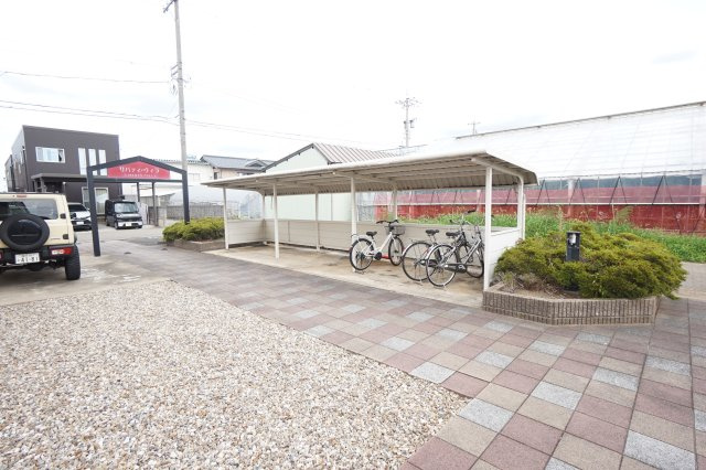 リバティ・ヴィラ　A棟の駐車場