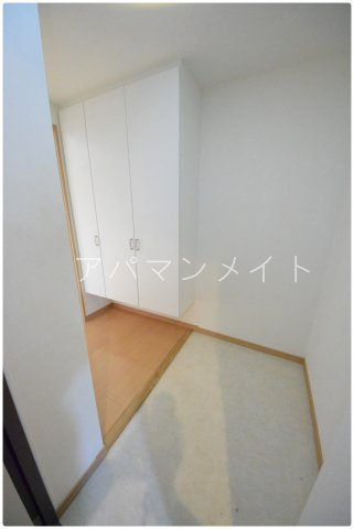 【玄関】 | ＵＲＢＡＮ東戸塚 | 広々とした収納もある玄関です