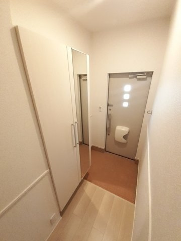 アルメールＡ　　刈谷市近郊の賃貸はクラスホーム刈谷店の玄関|明るい玄関です