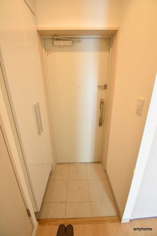 クレグラン北梅田　仲介手数料無料の玄関