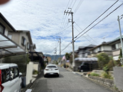 【前面道路含む現地写真】 | 大津市仰木の里2丁目15-4　中古戸建