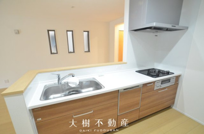 【キッチン】 | 綾瀬市大上4丁目 新築戸建て 全1棟【仲介手数料無料】