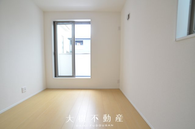【洋室】 | 綾瀬市大上4丁目 新築戸建て 全1棟【仲介手数料無料】 | 2階　洋室3（5.1帖）