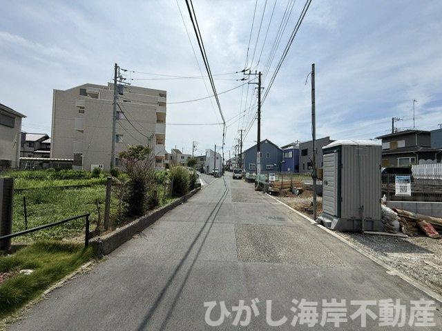 茅ヶ崎市松林1丁目　新築戸建　全4棟の前面道路含む現地写真|8月22日撮影　建築中　現地外観
