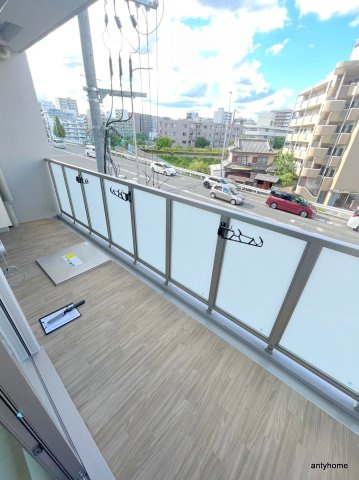 エスリード江坂アンムート 仲介手数料無料のバルコニー