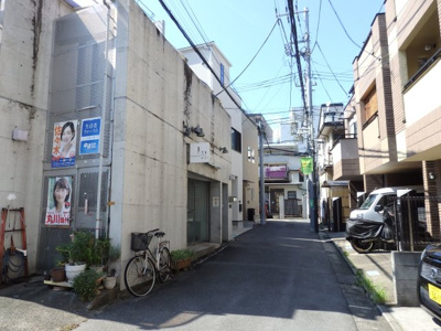【前面道路含む現地写真】 | 渋谷区本町１丁目戸建