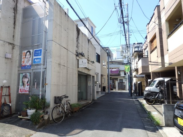 【前面道路含む現地写真】 | 渋谷区本町１丁目戸建
