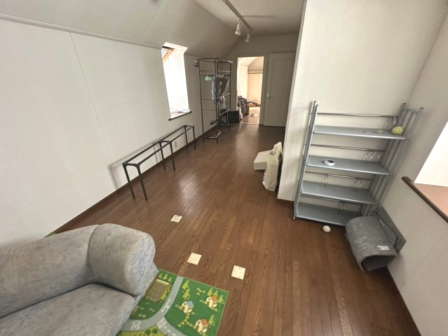 掛川市初馬　売り中古住宅の洋室