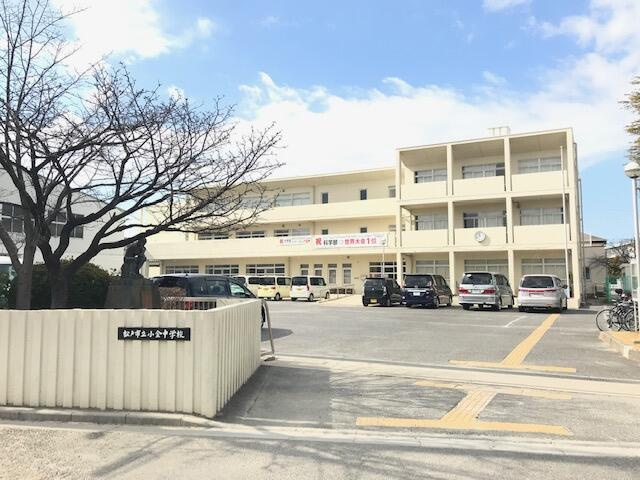サンライトパストラル弐番街Ｃ棟の駐車場|松戸市立小金中学校まで690m