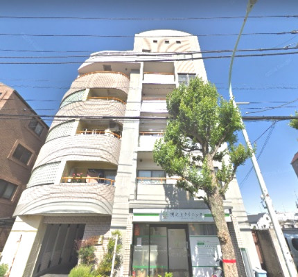 ローカス四面道(シメンドウ)のエントランス