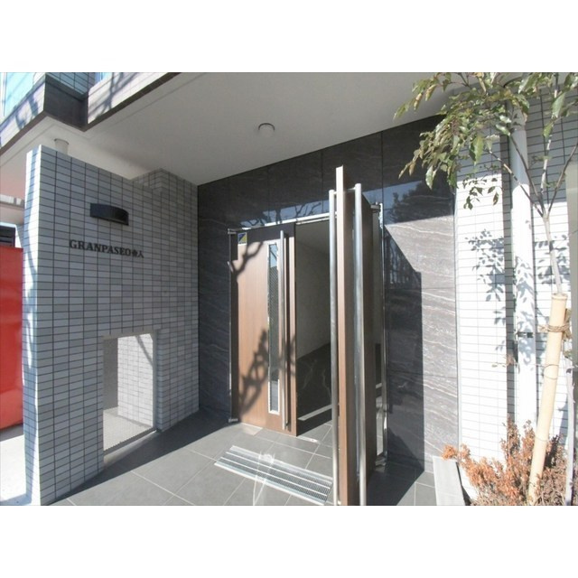 ＧＲＡＮ　ＰＡＳＥＯ舎人のエントランス