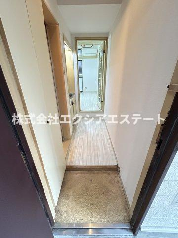 アイリス野崎の玄関