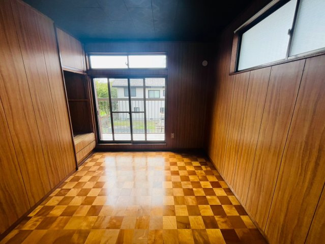 筑西市小川 リフォーム物件　の洋室|〇洋室　6帖〇
2階各居室収納付き！窓から明るい日差しが差し込みます♪
2026年8月撮影