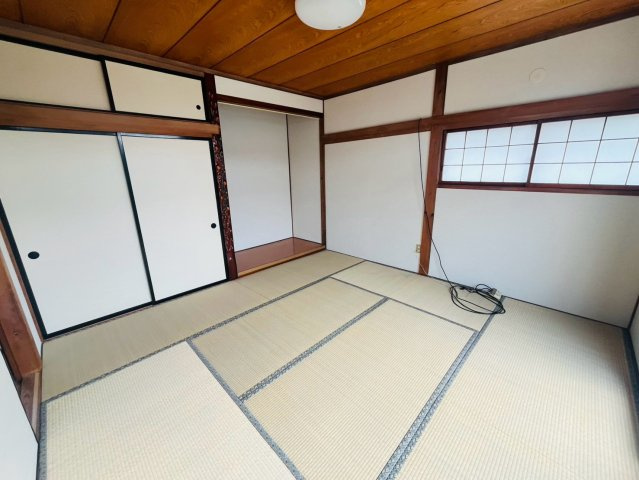 筑西市小川 リフォーム物件　の和室|〇和室　8帖〇
急な来客やお泊りに来られた方へのお部屋としてもご使用いただけます（＾＾）
2026年8月撮影