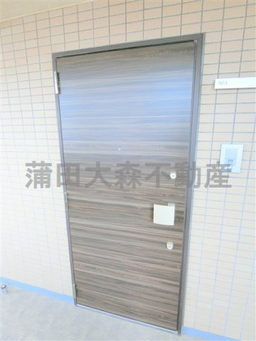 コンシェリア蒲田の玄関