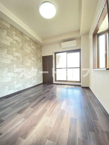 大阪市東淀川区柴島２丁目の賃貸マンションの居間・リビング
