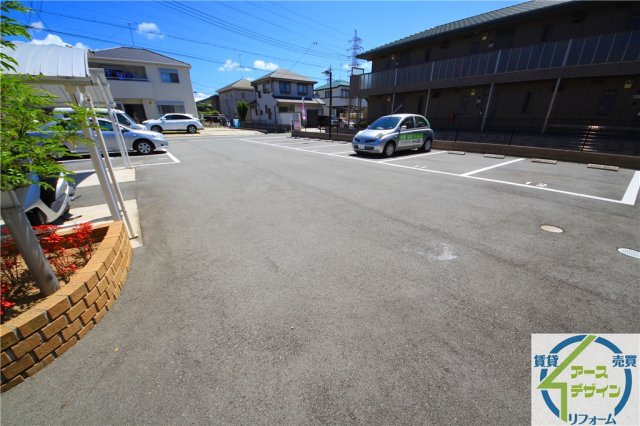 アレッタディモーラの駐車場