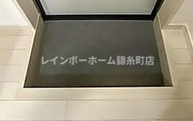 イルビラージュ四ツ木の玄関|※別部屋参照写真となります。
