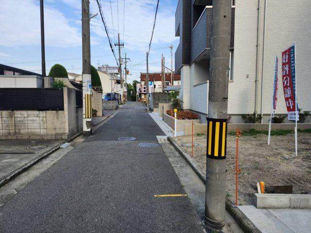 堺市西区浜寺諏訪森町中2丁新築戸建の前面道路含む現地写真