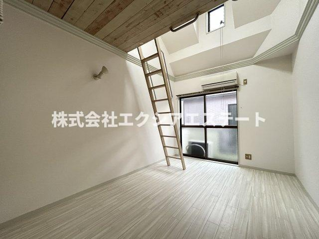 アイリス野崎の居間・リビング