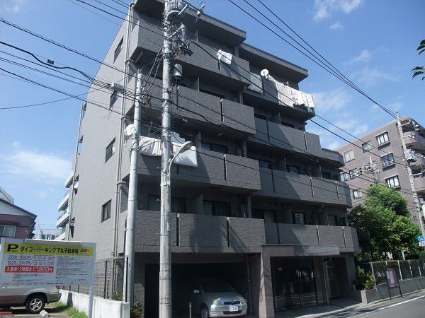 ルーブル多摩川伍番館の外観