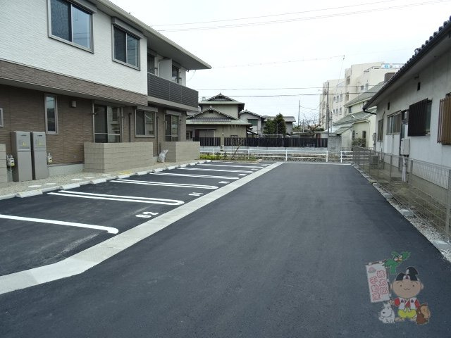 クレアージュ南方の駐車場