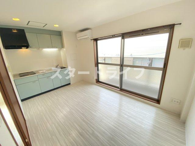 大阪市東淀川区柴島２丁目の賃貸マンションの居間・リビング