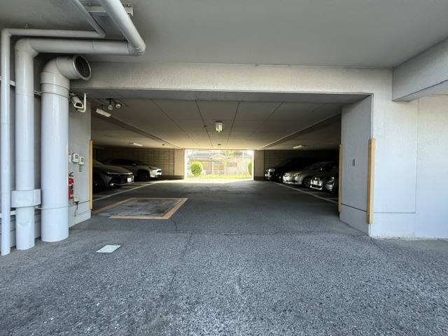 ユニハイム北野田の駐車場