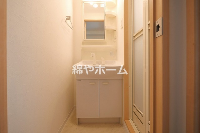 グランパシフィック難波元町の洗面所|ゆったりとスペースのある洗面所
