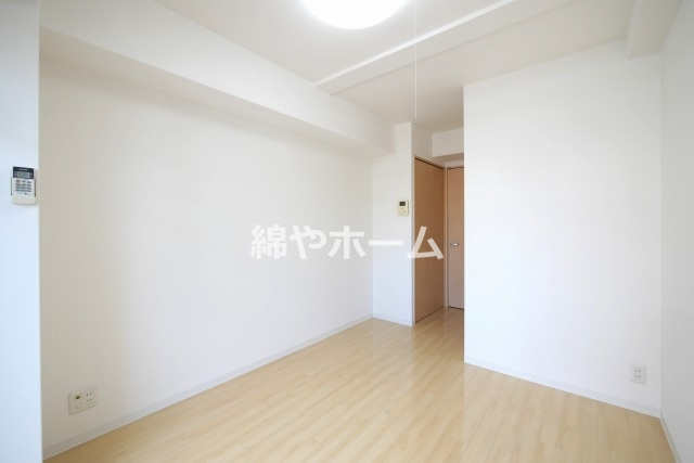グランパシフィック難波元町の洋室|使い勝手のいい洋室です