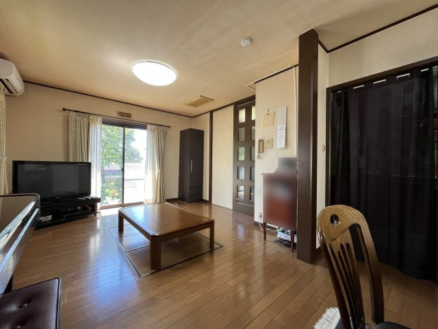 熊取町野田3丁目　中古戸建の居間・リビング