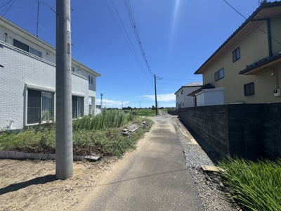 【前面道路含む現地写真】 | 羽生市上川崎　中古住宅