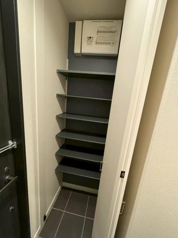 La Collina 新宿中落合の玄関|★シューズBOX★