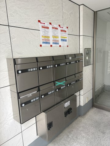 レスツオン参宮橋のエントランス
