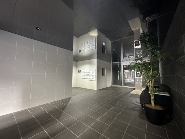 アルファコート町屋のエントランス