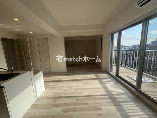 スプランディッド梅田WESTSの居間・リビング