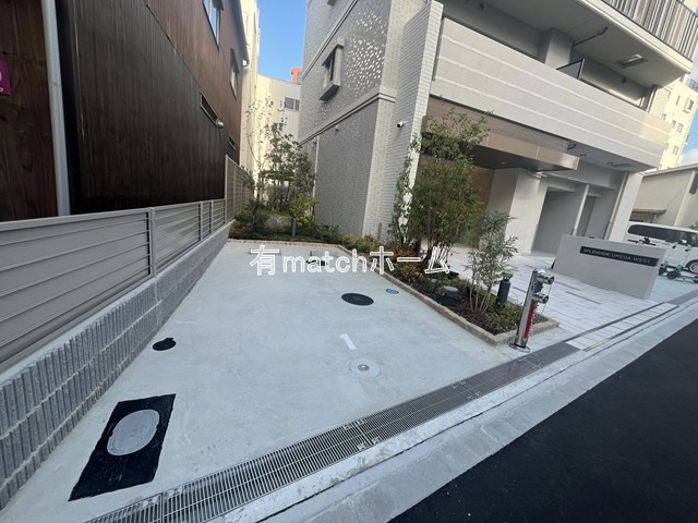 スプランディッド梅田WESTSの駐車場