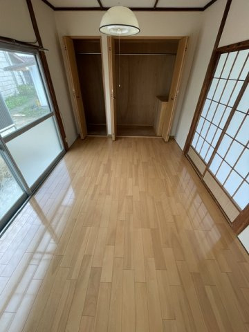 本内貸家の洋室