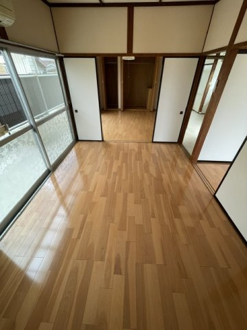 本内貸家の洋室