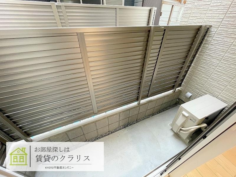 クローネ西院のバルコニー