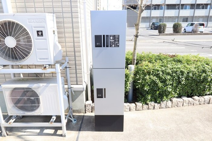 ヴィラージュ学園 Aのその他共用部分|宅配ボックス
