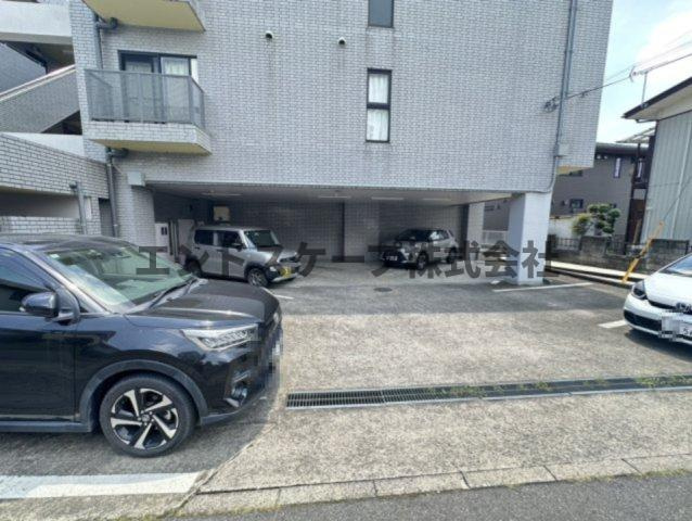カーサ・ピッコラ高崎の駐車場|高崎、前橋のお部屋探しはエンドスケープまで！お客様の理想お聞かせ下さい♪